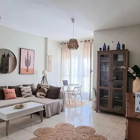 Fast Wi-fi- Private Rooftop Terrace- 2 Bed *