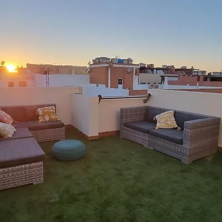 Fast Wi-fi- Private Rooftop Terrace- 2 Bed * コラレホ